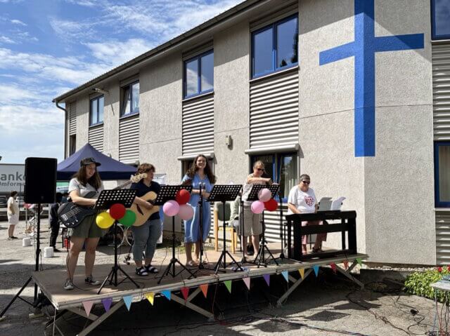 Zum vierten Mal lädt die Evangelische Stadtmission Solingen ihre Nachbarn und Freunde zu einem Sommerfest ein. (Foto: © Ev. Stadtmission Solingen)