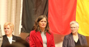 Stadtdirektorin Dagmar Becker wird der Stadt Solingen länger und somit bis voraussichtlich Mitte Mai als Stadtdirektorin und Leiterin des Ressorts Jugend, Schule, Integration, Kultur und Sport zur Verfügung stehen. (Foto: © Bastian Glumm)