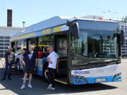 Ausprobieren, informieren, durchstarten – beim Tag der Bewerbung am Samstag auf dem SWS-Betriebshof an der Weidenstraße zeigten die Stadtwerke Solingen ihre vielseitigen Ausbildungsberufe hautnah. (Foto: © Bastian Glumm)