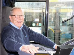 Hat gut lachen: Nach 25 Jahren und einem Monat in Diensten des Verkehrsbetriebes der Stadtwerke Solingen verabschiedete sich Peter Guck jetzt in den Ruhestand. (Foto: © Bastian Glumm)