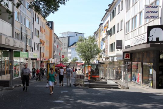 Wie attraktiv ist der Standort im bergischen Städtedreieck für Gewerbetreibende? Das fragte die IHK jetzt 737 Betriebe in Solingen, Remscheid und Wuppertal. (Archivfoto: B. Glumm)