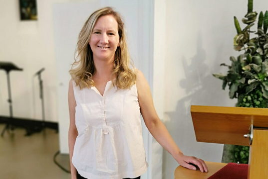 Dr. Stefanie Bluth arbeitet seit dem 1. April als Vikarin in der Evangelischen Kirchengemeinde Dorp. (Foto: © Bluth)