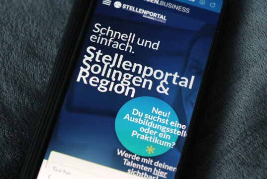 Das Talenteportal auf www.stellenportal-solingen.de unterstützt Jugendliche ganz unkompliziert bei der Suche nach Praktikums- oder Ausbildungsplätzen. (Foto: © Bastian Glumm)