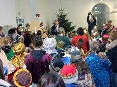 100 kleine Sternsinger aus ganz Solingen statteten am Freitag dem Rathaus einen Besuch ab. (Foto: © Bastian Glumm)
