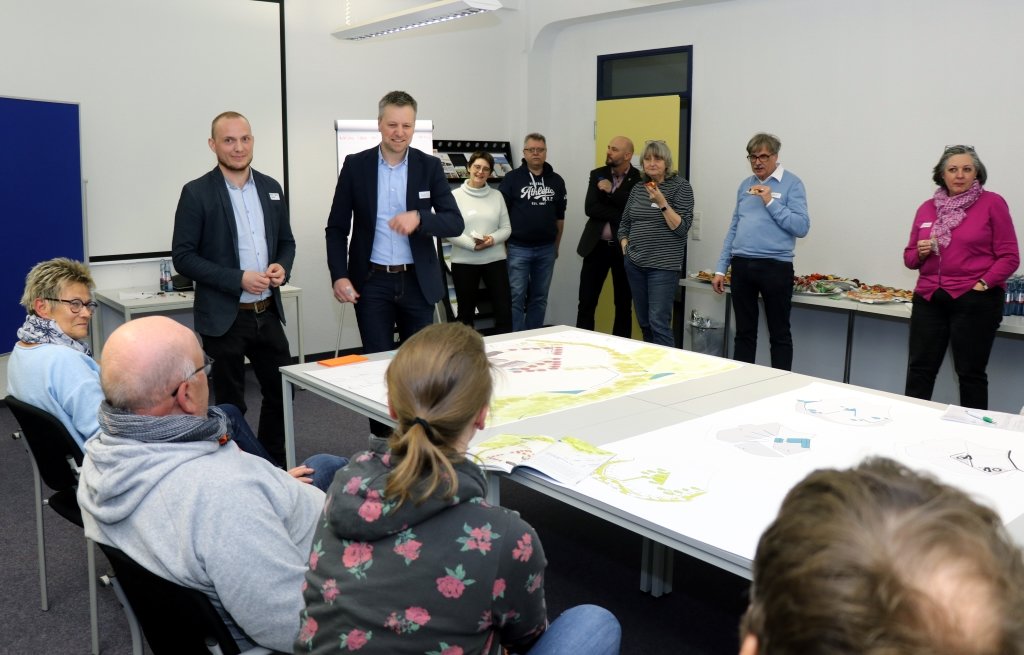 Zahlreiche Gedanken sprudelten aus den insgesamt rund 60 Besucherinnen und Besuchern der beiden Kreativ-Workshops im Gründer- und Technologiezentrum zum Thema Stöcken 17. (Foto: © Bastian Glumm)