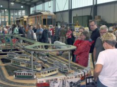 Historische Straßenbahnwagen und die entsprechenden Modelle dazu. Natürlich detailverleibt! Am Wochenende gingen im Straßenbahnmuseum beim 25. Pfingstfest nicht nur Männer- und Kinderträume in Erfüllung. (Foto: © Tim Oelbermann)