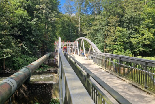 An und auf der Strohner Brücke finden Bauarbeiten statt. (Foto: © Bastian Glumm)