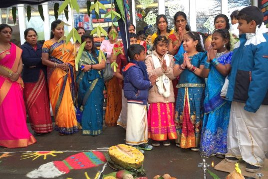 Die rund 75 Kinder und Jugendliche der Tamilischen Gemeinde gehen auch sonntags zur Schule und lernen die tamilische Kultur und Sprache kennen. Das tun sie ab sofort in den Räumen des Technischen Berufskollegs. (Foto: Nanthakumar Kumarasamy)