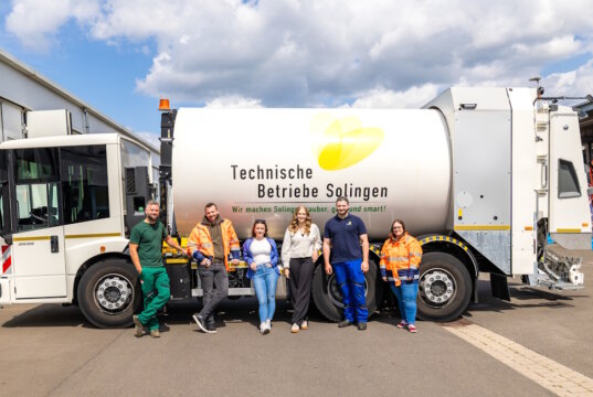 Das Team der Technischen Betriebe Solingen freut sich auf den Tag der offenen Tür am 30. August 2025 – mit vielen Aktionen für Groß und Klein. (Foto: © Technische Betriebe Solingen)