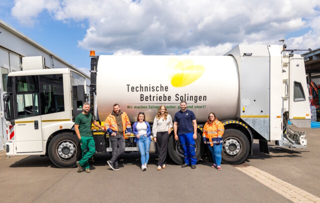 tbs-technische-betriebe-solingen Das Team der Technischen Betriebe Solingen freut sich auf den Tag der offenen Tür am 30. August 2025 – mit vielen Aktionen für Groß und Klein. (Foto: © Technische Betriebe Solingen)