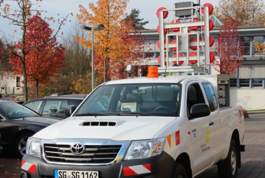 Das Brückenprüffahrzeug der Technischen Betriebe Solingen (TBS). (Archivfoto: © Bastian Glumm)
