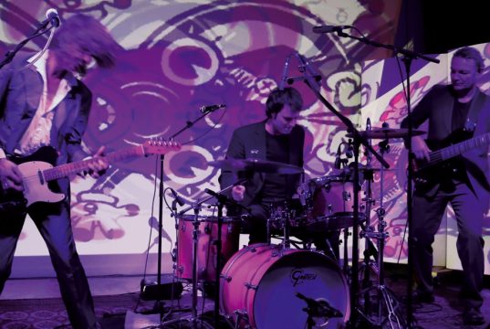 "The Almost Three" aus Mülheim a.d. Ruhr treten am Samstag im Gasthaus Schaaf mit ihrer Blues-Crossover-Show auf. (Foto: "The Almost Three")