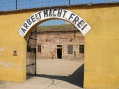 Zugang zum Verwaltungshof der "Kleinen Festung" in Theresienstadt, wo die Gestapo seit 1940 ein Gefängnis unterhielt. (Foto: © Bastian Glumm)