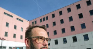 Thorsten Kabitz ist Chefredakteur von Radio RSG. Für seine vielbeachtete Reportage aus der JVA Remscheid ist er jetzt für den Audiopreis der Medienanstalt NRW nominiert. (Foto: © Radio RSG)