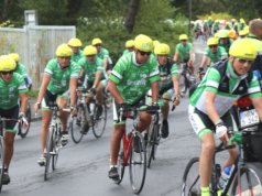 Rund 200 teils prominente Radler nahmen jetzt an der "Tour der Hoffnung" teil, die unter anderem in Solingen und Remscheid Station machte. (Foto: © Bastian Glumm)