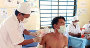 Am Osterwochenende wurde das Impfzentrum für die Provinz Prey Veng in Kambodscha im Solingen-House II eröffnet. (Foto: ©Kim Heng Chau)