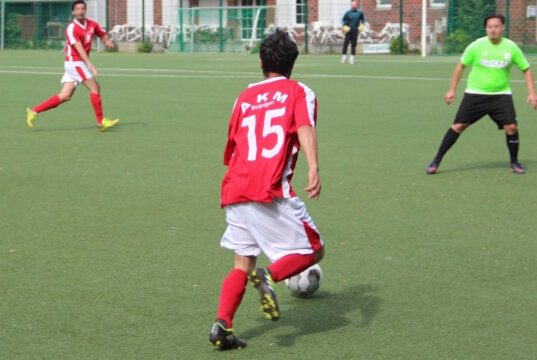 Was moderne Trikots leisten: Ein Überblick über Materialien, Schnitte und Einsatzbereiche für aktive Menschen. (Archivfoto: © Bastian Glumm)