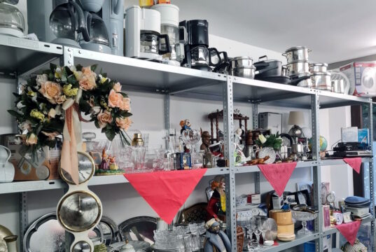 Der St. Joseph Wohnpark in Ohligs organisiert auch dieses Jahr wieder einen Trödelmarkt. (Foto: © Karin Müller-Thies/Kplus Gruppe)