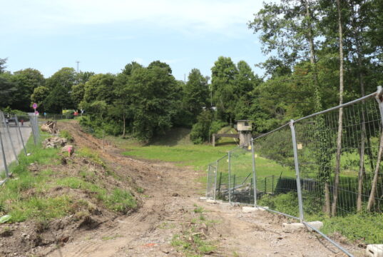 In der Woche nach Pfingsten beginnen die Bauarbeiten zum Staukanal Tunnelstraße, Vorarbeiten hatte es bereits in den letzten Monaten gegeben. (Foto: © Bastian Glumm)