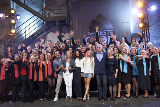 Am kommenden Freitag findet das Halbfinale des WDR-Wettbewerbs "Der beste Chor im Westen" statt. Der Gospelchor "unisono" ist mit dabei und lädt zum Rudelgucken ins Gemeindezentrum Ketzberg ein. (Foto: © WDR/Melanie Grande)