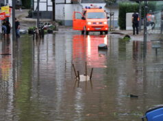 Nach dem verheerenden Hochwasser vergangene Woche laufen jetzt die Aufräumarbeiten. Die Hilfsbereitschaft der Solinger Bevölkerung ist groß. (Foto: © Bastian Glumm)