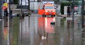 Nach dem verheerenden Hochwasser vergangene Woche laufen jetzt die Aufräumarbeiten. Die Hilfsbereitschaft der Solinger Bevölkerung ist groß. (Foto: © Bastian Glumm)