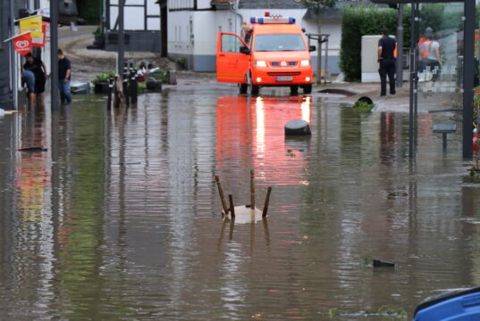 Nach dem verheerenden Hochwasser vergangene Woche laufen jetzt die Aufräumarbeiten. Die Hilfsbereitschaft der Solinger Bevölkerung ist groß. (Foto: © Bastian Glumm)
