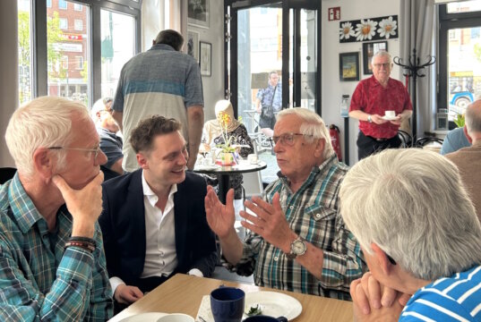 Erstmals nahm CDU-Oberbürgermeisterkandidat Daniel Flemm (2.v.li.) am VdK-Frühstück teil. (Foto: © CDU Solingen)