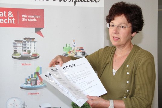 Dagmar Blum ist Beratungsstellenleiterin der Verbraucherzentrale in Solingen. (Archivfoto: © Bastian Glumm)