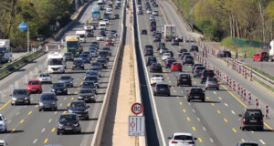 Die Autobahn A3 verläuft in Höhe des Rastplatzes Ohligser Heide auf Solinger Stadtgebiet. (Archivfoto: © Bastian Glumm)