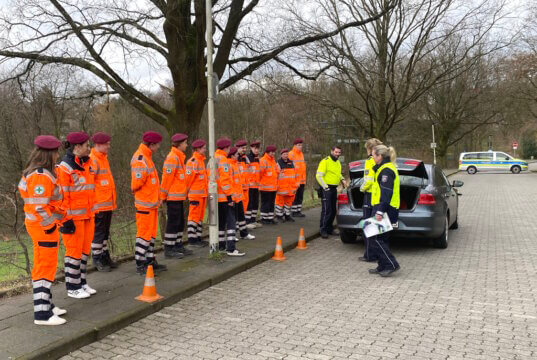 Die Verkehrskadetten der Verkehrswacht Solingen e.V. haben jetzt 18 neue Anwärter ausgebildet, und ein Ausbildungswochenende hinter sich. (Foto: © Verkehrskadetten Solingen)
