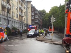 Am Mittwochnachmittag kam es auf der Friedrichstraße in Mitte einem Verkehrsunfall mit drei beteiligten Fahrzeugen und vier verletzten Personen. (Foto: © Oelbermann-Fotografie)