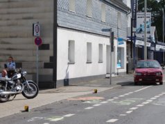 Zu einem schweren Verkehrsunfall mit einem Motorrad kam es am Samstagnachmittag gegen 16.10 Uhr auf der Grünewalder Straße in Höhscheid. (Foto: © Das SolingenMagazin)