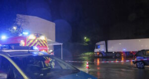 Am Mittwochabend kam es auf der Merscheider Straße in Höhe der Einmündung Mittelstraße zu einem Verkehrsunfall mit tödlichem Ausgang. (Foto: © Tim Oelbermann)