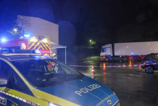 Am Mittwochabend kam es auf der Merscheider Straße in Höhe der Einmündung Mittelstraße zu einem Verkehrsunfall mit tödlichem Ausgang. (Foto: © Tim Oelbermann)