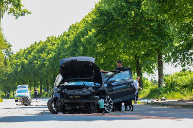 Am Sonntagmorgen kam es auf der Neuenkamper Straße gegen 09.56 Uhr zu einem Verkehrsunfall mit zwei Fahrzeugen. (Foto: © Tim Oelbermann)