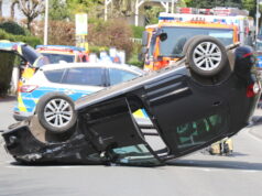Der Fahrer eines VW Golf überschlug sich mit seinem Fahrzeug am Samstagnachmittag aus ungeklärter Ursache auf der Severinstraße in Widdert. (Foto: © Bastian Glumm)