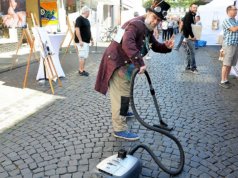Der 6. große Künstlermarkt mit Live-Musik und Performances findet in Ohligs am 1. September statt. Wer mitmachen möchte, hat ab sofort die Gelegnheit zur Bewerbung. (Archivfoto: © Martina Hörle)