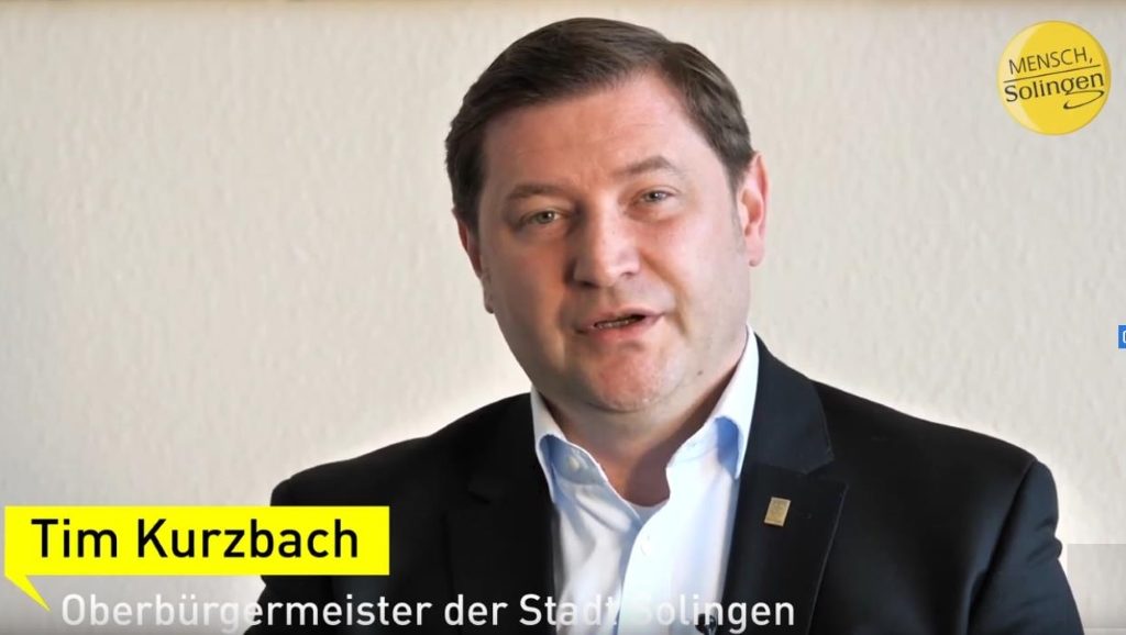 Coronavirus: Mit einer Videobotschaft wendet sich Oberbürgermeister Tim Kurzbach am Sonntag an die Solingerinnen und Solinger. (Screenshot: Stadt Solingen)