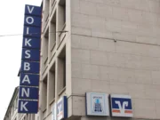 Die Volksbank im Bergischen Land wird ihre Filiale Solingen-Mitte in die Kölner Höfe an der Ecke Kölner Straße/Birkenstraße verlegen. (Archivfoto: © Bastian Glumm)