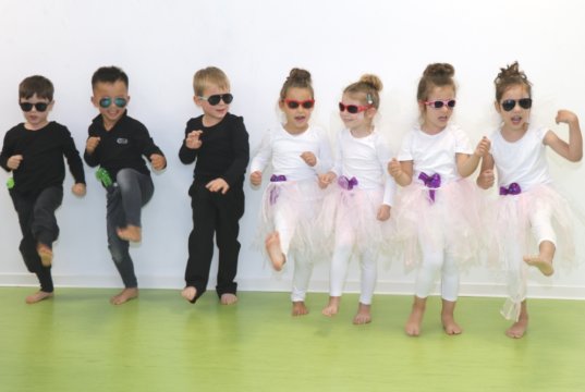 Sehr cool: Die Kids der Kita "Pinocchio III" an der Ohligser Hansastraße feierten jetzt die offizielle Eröffnung ihres Kindergartens. (Foto: © Bastian Glumm)