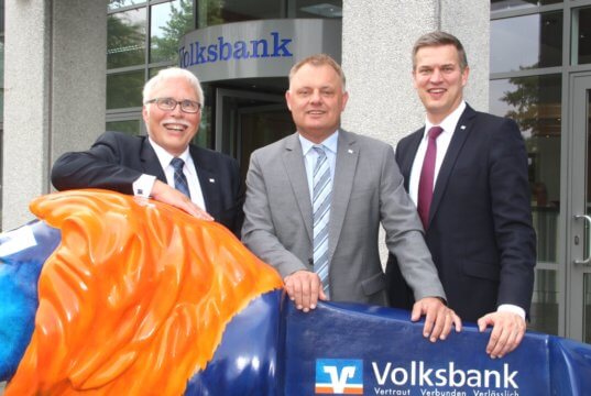 Die Vorstände der Volksbank im Bergischen Land (v.li.) Lutz Uwe Magney, Andreas Otto und Hardy Burdach. (Foto: © Bastian Glumm)