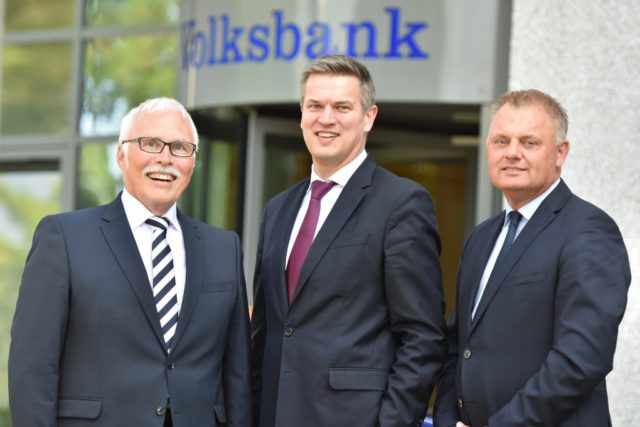 Bilden den Vorstand der künftigen Volksbank im Bergischen Land (v.l.): Lutz Uwe Magney, Hardy Burdach und Andreas Otto (Vorstandsvorsitzender). (Foto: © Volksbank/Nico Hertgen)