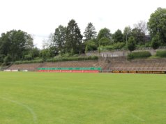 Am Samstag findet in der Walder Jahnkampfbahn ein Festival anlässlich des 25-jährigen bestehens der Cobra statt. Das Stadion ist wegen der Vorbereitungen ab sofort gesperrt. (Foto: © Bastian Glumm)