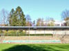 Jahnkampfbahn in Wald: Bauarbeiten für neue Tribüne beginnen Wie auf dieser Fotomontage könnte die überdachte Gegengerade aussehen. (Foto: © Förderkreis Jahnkampfbahn Wald)