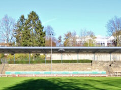 Jahnkampfbahn in Wald: Bauarbeiten für neue Tribüne beginnen Wie auf dieser Fotomontage könnte die überdachte Gegengerade aussehen. (Foto: © Förderkreis Jahnkampfbahn Wald)