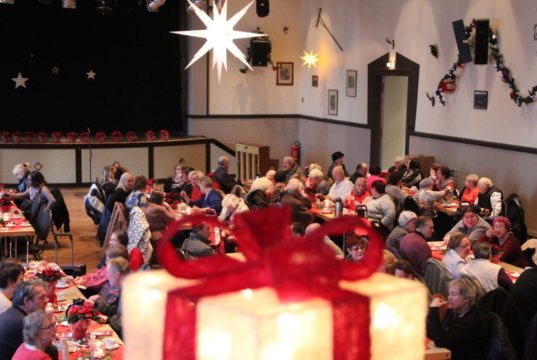 Das Walder Lokal Al B’Andy lädt zusammen mit der Evangelischen Kirche Wald alle Menschen in den Walder Stadtsaal ein, die den Heiligen Abend nicht alleine verbringen wollen. (Archivfoto: © Bastian Glumm)