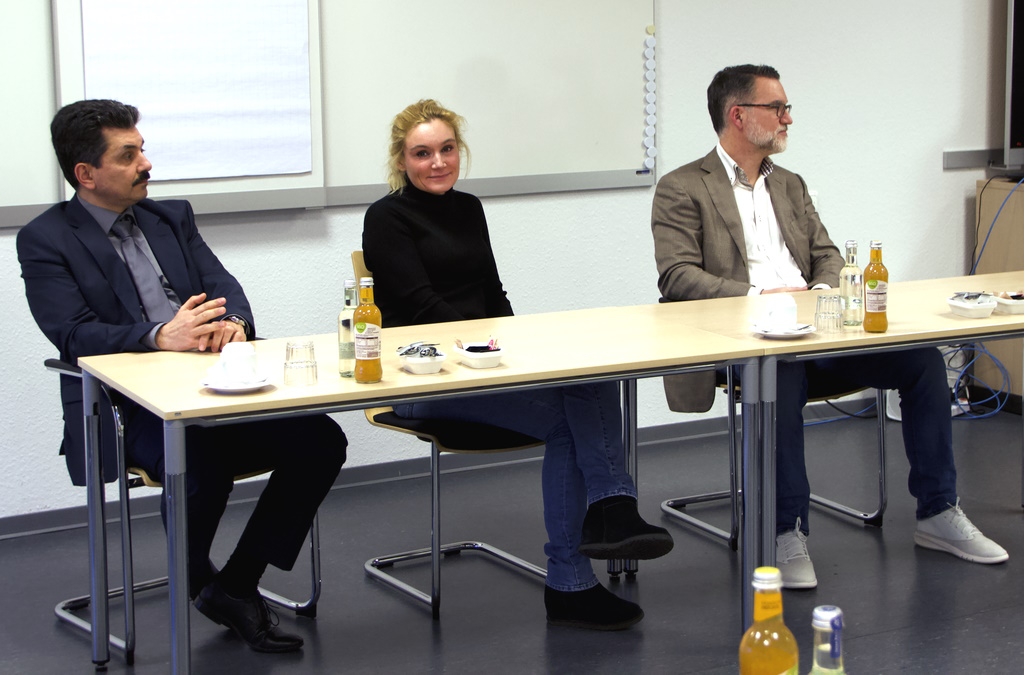 Dr. Mustafa Kondakci (li.), Dr. Viola Fox und Dr. Lars Hagmeyer informierten über die onkologische Versorgung in Solingen. (Foto: © Sarah Schmitz)