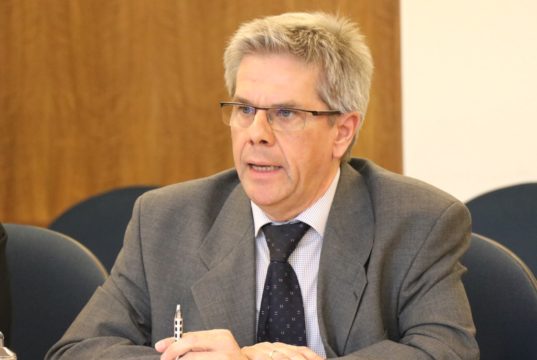 Prof. Dr. Winfried J. Randerath ist Chefarzt der Lungen-Fachklinik Bethanien in Aufderhöhe. (Foto: © Bastian Glumm)
