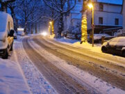 Aufgrund der winterlichen Wetteraussichten starten die Technischen Betriebe Solingen ihre Winterdienst-Rufbereitschaft ab Mittwoch. (Archivfoto: © Bastian Glumm)